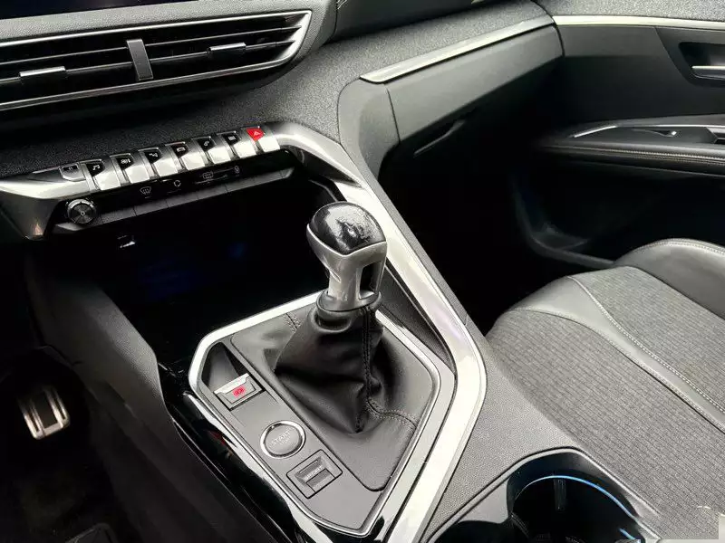 Peugeot 500